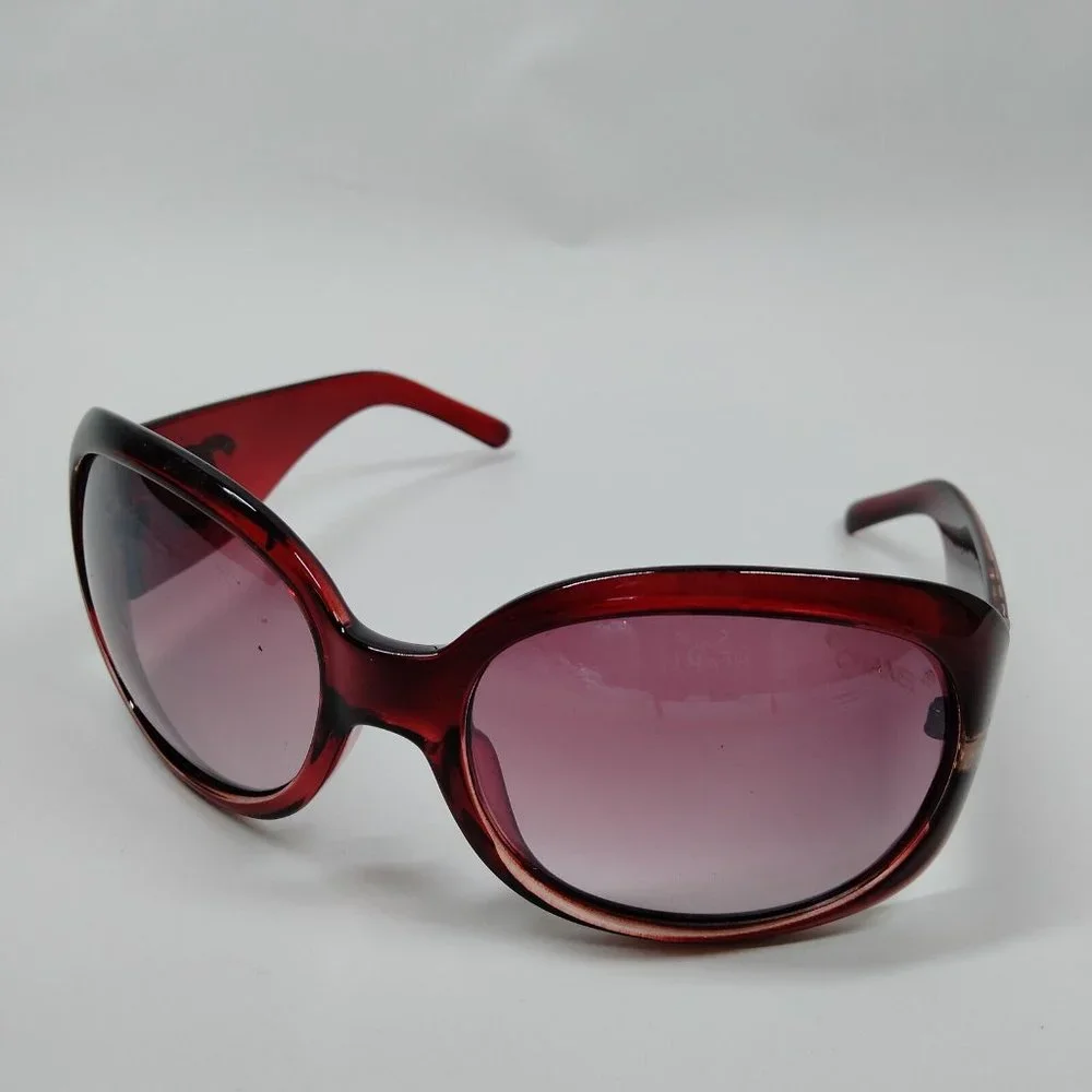 CHANEL Red Tinted CC Logo Sunglasses - Picture 2 of 8